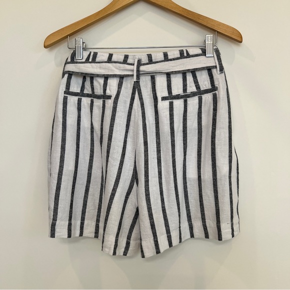 ❤️💜💙💛 Sanctuary White Navy Striped Linen Inland High Rise Paperbag Shorts NWT - Picture 7 of 10
